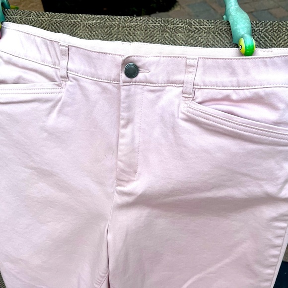 Christopher&Banks Signature Slimming Jeans Pale Pink 14 Gorgeous!💗 - Picture 1 of 5